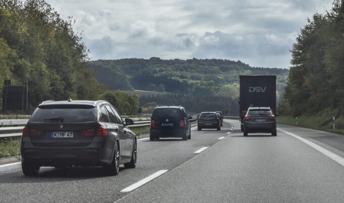 Autobahn-Straße