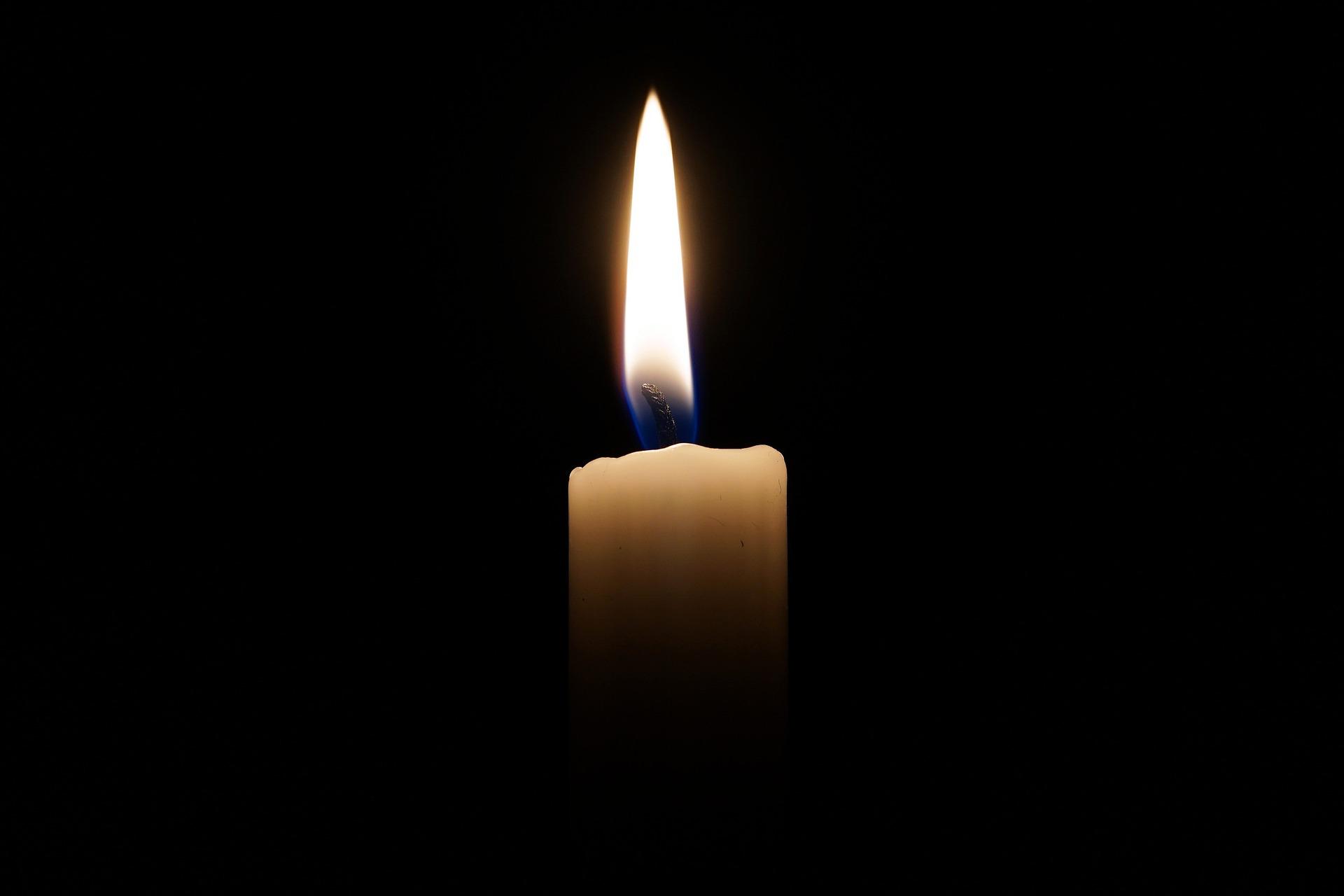 Kerze-Candle-Tot