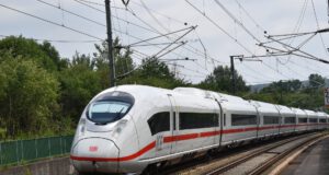 ICE-Zug-Bahn