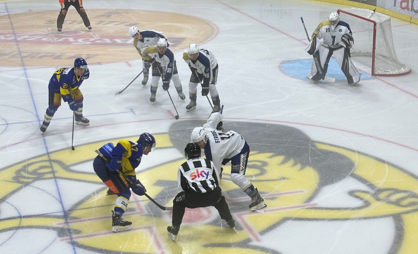 Eishockey, Oberliga EV Lindau Islanders testen gegen die Ligakonkurrenz RADIO SCHWABEN